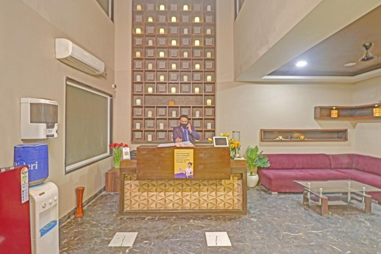 Townhouse 450 Dwarka Hotel เดลี ภายนอก รูปภาพ