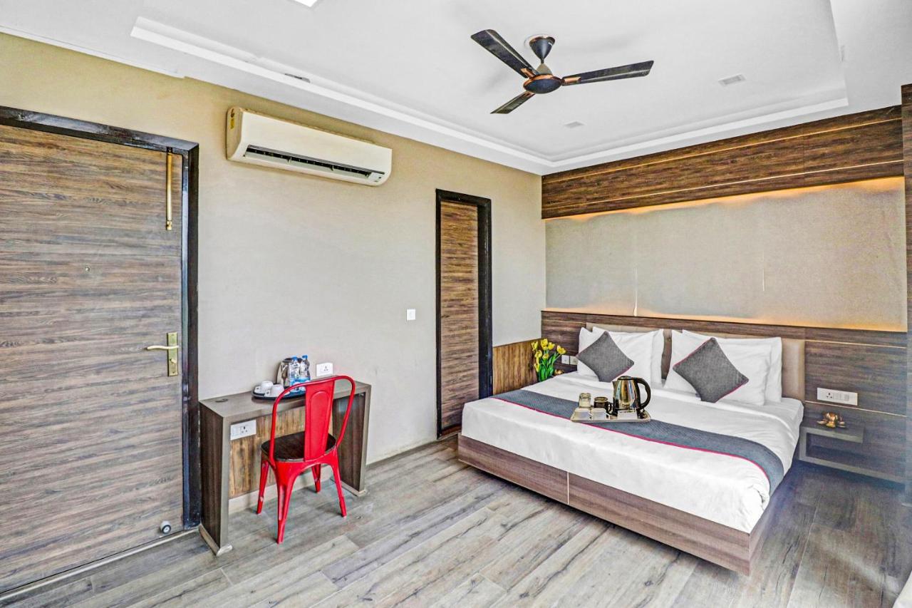 Townhouse 450 Dwarka Hotel เดลี ภายนอก รูปภาพ