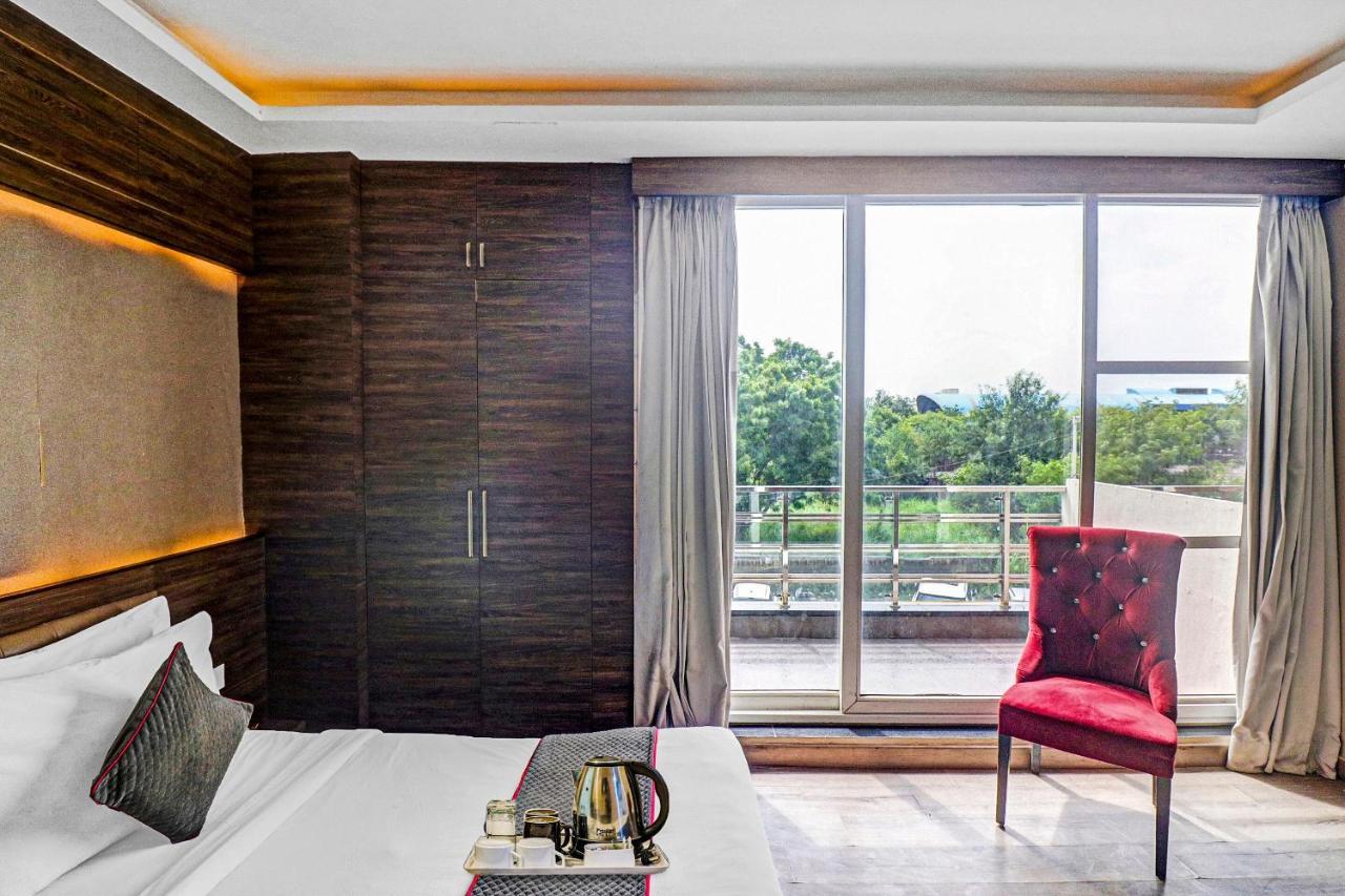 Townhouse 450 Dwarka Hotel เดลี ภายนอก รูปภาพ
