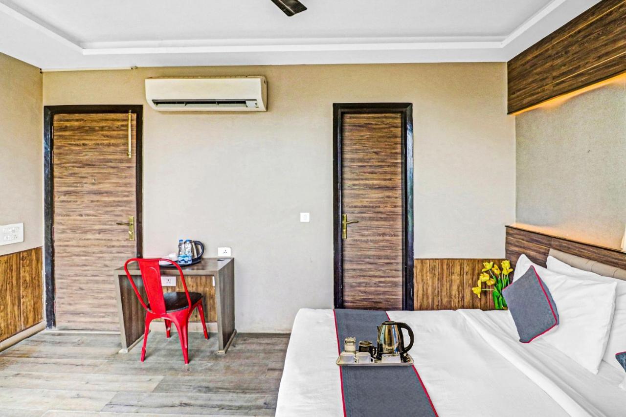 Townhouse 450 Dwarka Hotel เดลี ภายนอก รูปภาพ