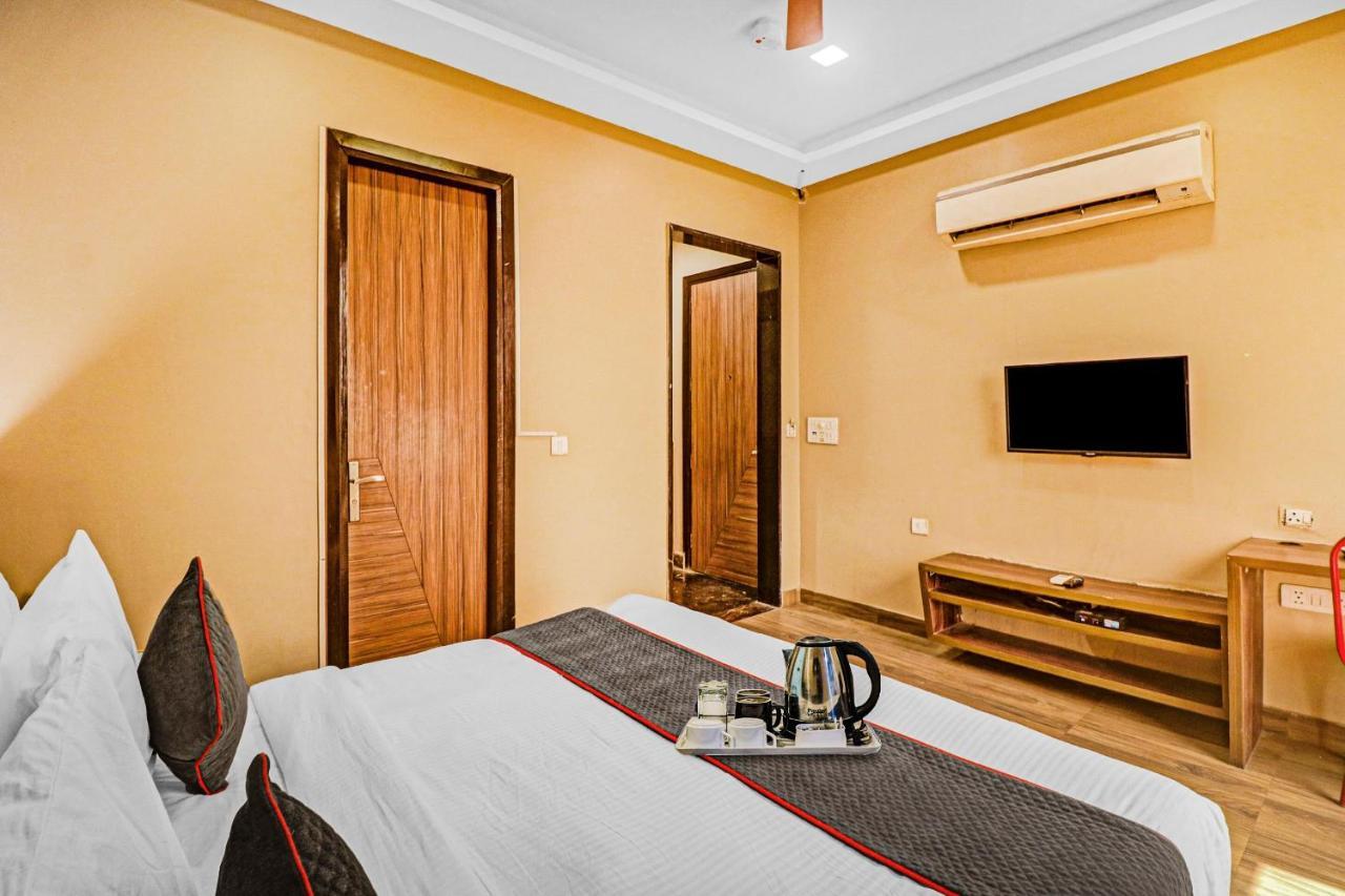 Townhouse 450 Dwarka Hotel เดลี ภายนอก รูปภาพ