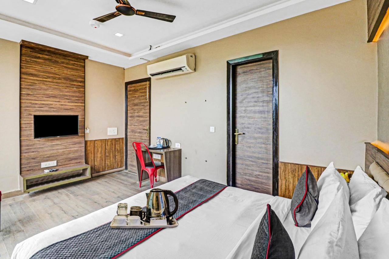 Townhouse 450 Dwarka Hotel เดลี ภายนอก รูปภาพ